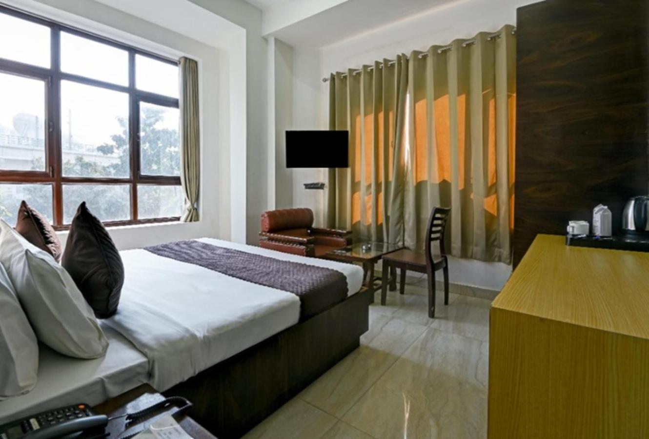Fabhotel Prime The Rivlet Mg Road Gurgáon Kültér fotó
