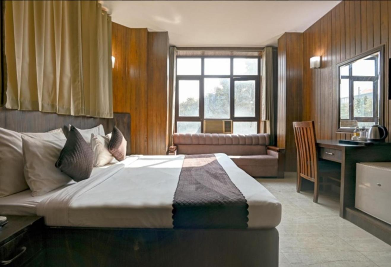 Fabhotel Prime The Rivlet Mg Road Gurgáon Kültér fotó
